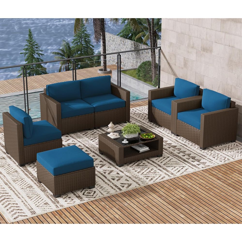 Outdoor Furniture Table And Chairs - ชุดเฟอร์นิเจอร์ลานกลางแจ้ง 7 ชิ้น: เก้าอี้หวาย, โต๊ะกระจก, โซฟาหวายแบบแยกส่วนพร้อมเบาะรองนั่ง